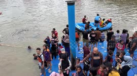 Indonesia: River bath for Ramadan in Indonesia