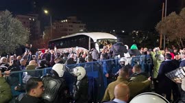 Israel begins to release hundreds of Palestinian prisoners