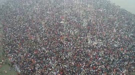 Thousands of devotees gather on final day of mass river bathing festival in India