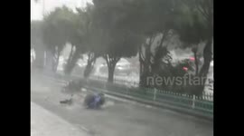 台风尼伯特袭击莆田时的场景