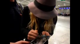 Fans meeting Kesha in Dublin Airport