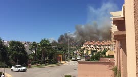 Huge fire breaks out in Cadiz, Spain