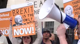 Brexiteer rally calls on new PM to 'invoke Article 50 now'