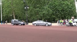 David Cameron on the Mall approaching Buckingham Palace to tender resignation to the Queen