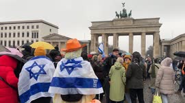 Germany: Brandenburg Gate in Orange to Mourn Hostages Killed by Hamas
