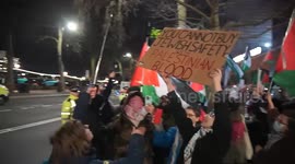 Independent journalist is harassed by Palestinian protesters at New Scotland Yard