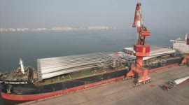 63 Chinese-made wind turbine blades ready to sail for Germany