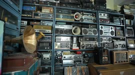 Indian man Sets Guinness World Record for having world's largest collection of over 1250 radios