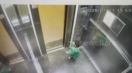 Distracted father leaves son in elevator in China