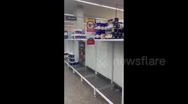 Australia: Empty Shelves at Supermarkets as Cyclone Alfred Approaches