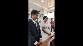 Earthquake rattles wedding as couple repeat their vows