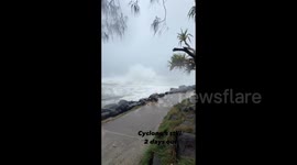 Cyclone Alfred: Large Waves Smash Into Snapper Rocks, QLD