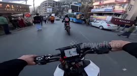 Biker narrowly avoids crash after sudden obstacle in Himachal Pradesh, India