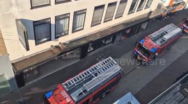 Netherlands: Massive Fire Erupts at Historic Center of Arnhem, Prompting Evacuations 3