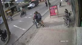 Man accidentally hit by a car while crossing in Susa, Cundinamarca, Colombia
