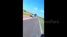 Argentina: Motorcyclist narrowly avoids head-on collision in Argentina