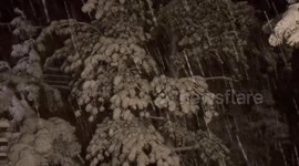 US: Snow Falls in Las Vegas Mountains Amid Cold, Wet Weather