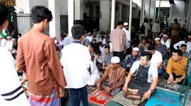Indonesian muslims attend the first Friday prayer of the holy month of Ramadan at Sultan Mahmud Badaruddin Mosque in Palembang, Indonesia on March 07, 2025
