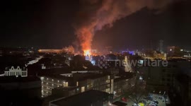 Netherlands: Massive Fire Erupts at Historic Center of Arnhem, Prompting Evacuations 5