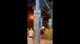 Shocked locals try to stop fight between drunk Russian tourists in Phuket