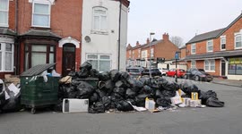 Stinking rubbish piles up in Birmingham as binmen stage all-out strike