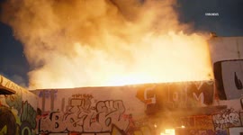 US, Los Angeles: Downtown Los Angeles Commerical Fire