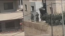 Israeli soldiers raid Palestinian homes, conducting searches