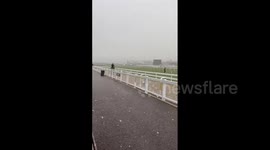 US: Unexpected Snowfall in Cheltenham Ahead of 2nd Day of Festival 2