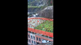 Chongqing primary school features rooftop sports track in China