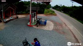 Motorcycle sidecar rolls away by itself with nobody nearby