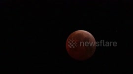 Total Lunar Eclipse Observed Across World 6