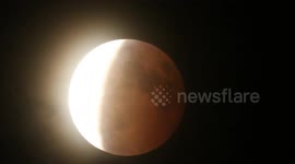 Total Lunar Eclipse Observed Across World 4
