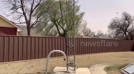 US: Destructive Winds Sweep Across Oklahoma, Blowing Massive Dust