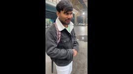 Man narrowly escapes cow attack in New Delhi, India