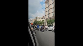 Clear violation! Motorcycle pillion passenger carriers huge pane of glass