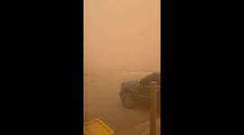 Dust storm creates martian-like landscape in New Mexico