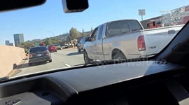 US, Los Angeles: Studio City Traffic Snarled by Oranges on 101