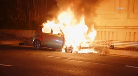 US, Los Angeles: Elysian Park Car Fire Temporarily Closes 110 Freeway
