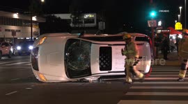 US, Los Angeles: Sherman Oaks Rollover Crash