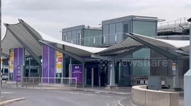 UK: London's Heathrow Airport closed due to power outage caused by nearby fire