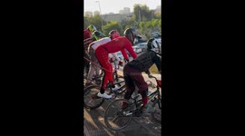 Bicycle race disrupted by starting gate failure in Santiago, Chile