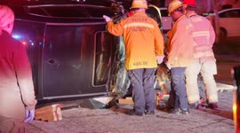 US, Los Angeles: Pomona Woman Rescued From Overturned Vehicle