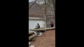 Canoeing attempt ends in fall in Georgia, USA