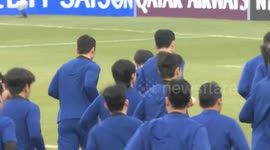 South Korea vow to deliver victory to lift fans as country battles deadly wildfires