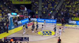 Hayes-Davis clinches win for Fener with buzzer-beater