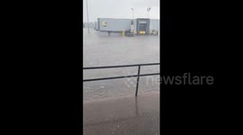 US: Hail Pelts DFW Area in Texas Amid Severe Thunderstorm Warning