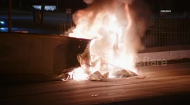 US, Los Angeles: Castaic Semi Truck Fully Ablaze Shuts Down 5 Freeway