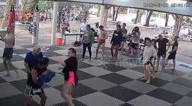 Muay Thai pupil accidentally kicks trainer in the face