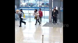 Hero security guard rushes patient to emergency room after mother carrying her collapses at hospital entrance