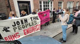 Protestors are telling Jonathan Reynolds to stop arming Israel now in London, England